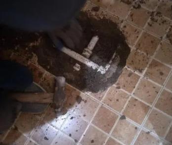 敦煌卫生间漏水维修公司为您分享下卫生间渗水如何处理及注意事项